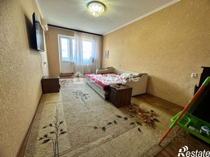 4-комн квартира мкр 8, 3,  д. 3