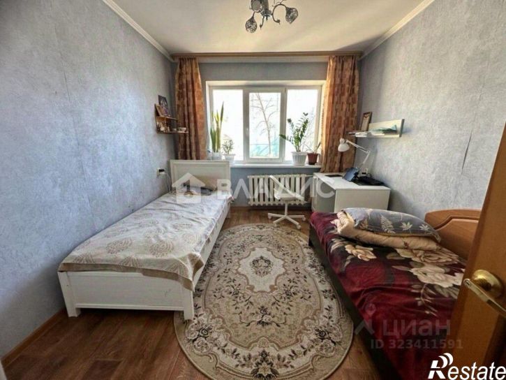 4-комн квартира мкр 8, 3,  д. 3