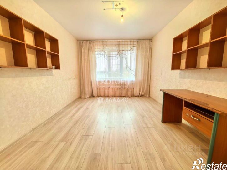 3-комн квартира 6-й микрорайон, 27