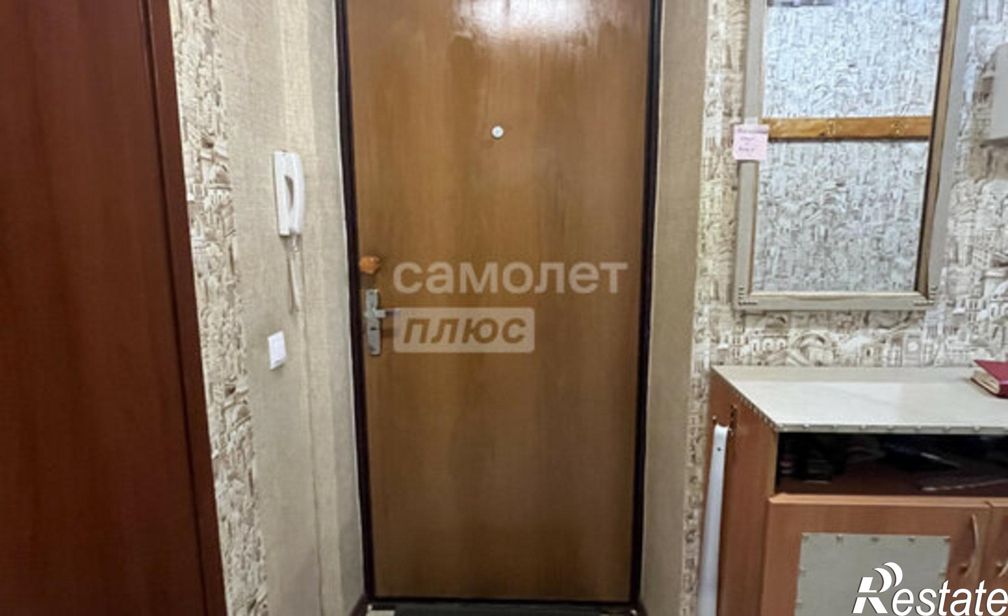 Купить квартиру за 4 500 000 рублей на 10-й микрорайон, 15 к1