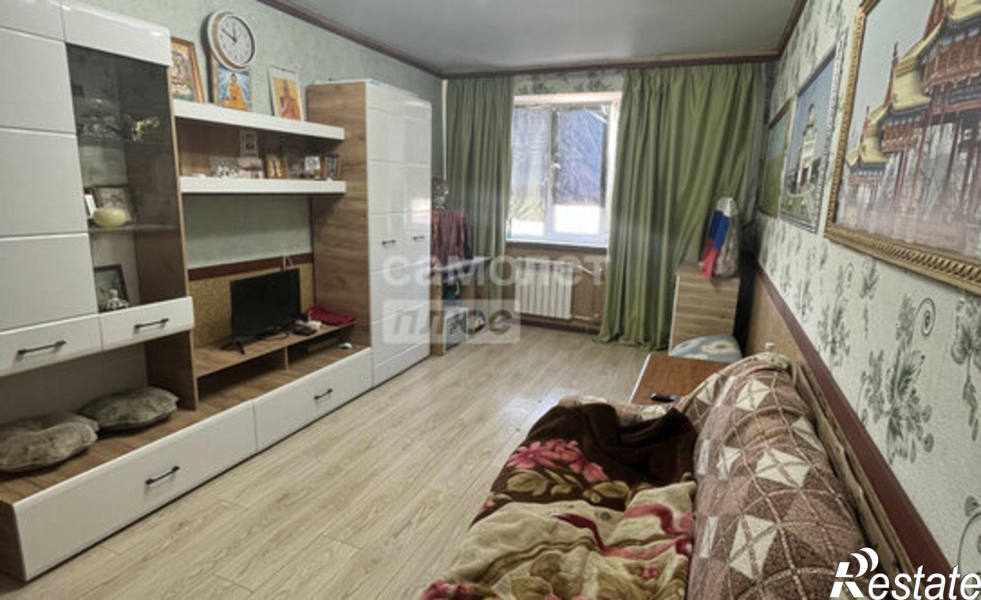 Купить квартиру за 4 500 000 рублей на 10-й микрорайон, 15 к1