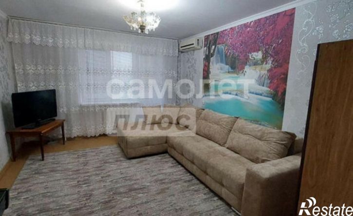 4-комн квартира мкр 8, 17,  д. 17