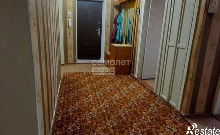 4-комн квартира мкр 8, 17,  д. 17