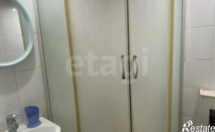 2-комн квартира мкр 8, 65,  д. 65