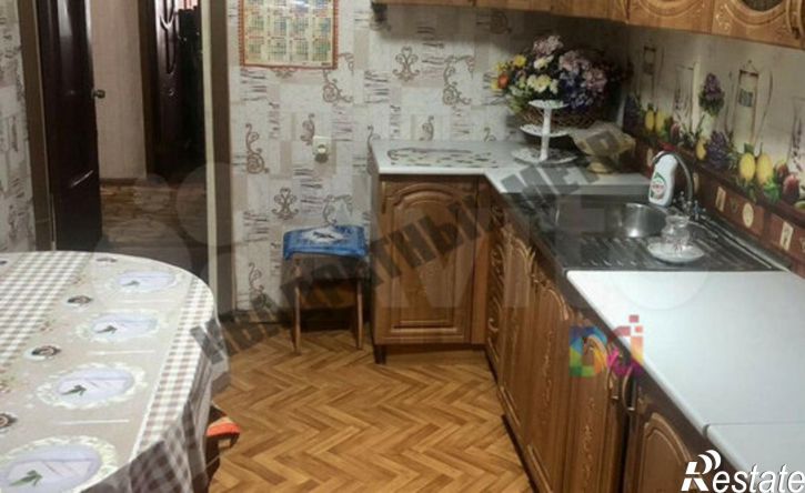 3-комн квартира мкр 8, 14,  д. 14