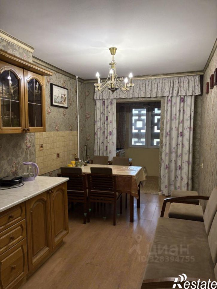 4-комн квартира мкр 8, 54,  д. 54