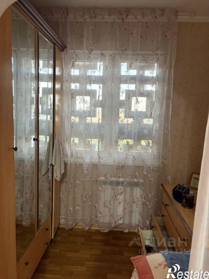 4-комн квартира мкр 8, 54,  д. 54