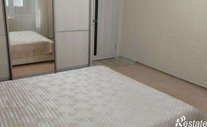 2-комн квартира 10-й микрорайон, 120к2