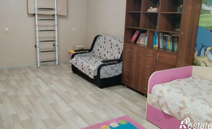 2-комн квартира 10-й микрорайон, 120к2