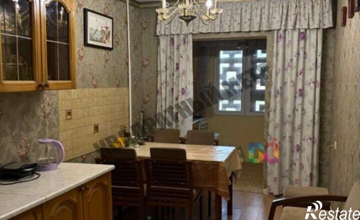 4-комн квартира мкр 8, 54,  д. 54
