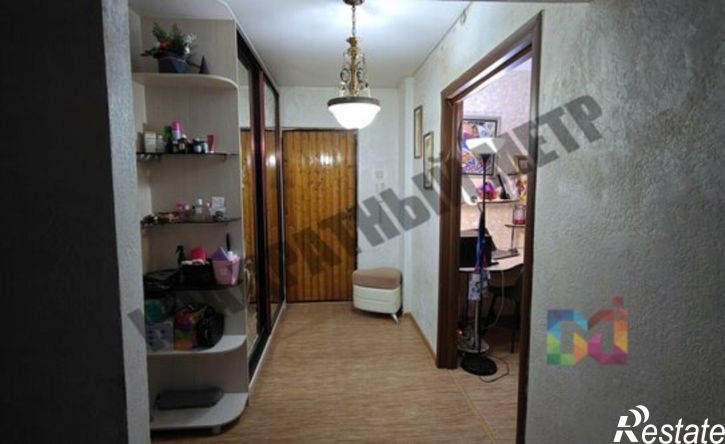3-комн квартира мкр 8, 18,  д. 18