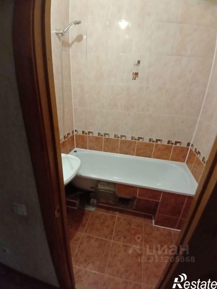3-комн квартира мкр 8, 56,  д. 56