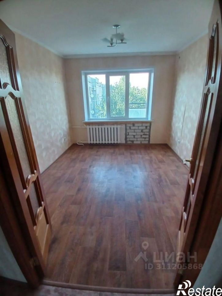 3-комн квартира мкр 8, 56,  д. 56