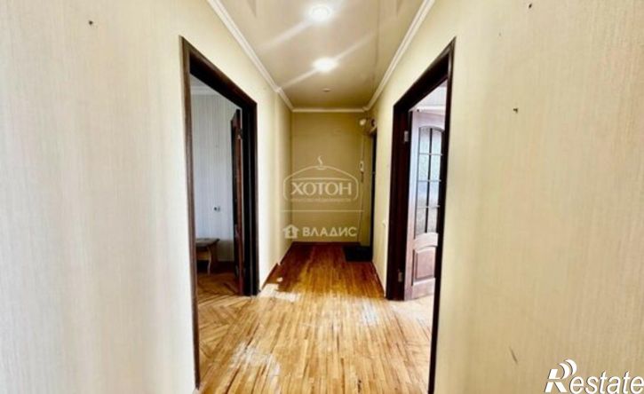 3-комн квартира мкр 8, 22,  д. 22