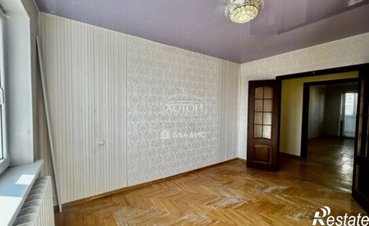 3-комн квартира мкр 8, 22,  д. 22