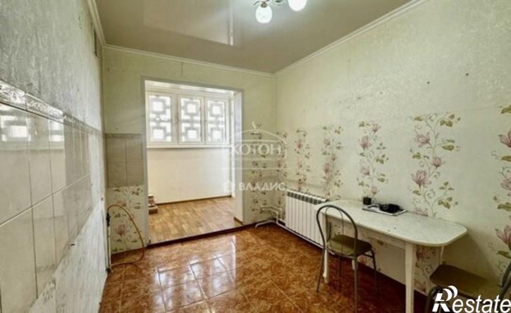 3-комн квартира мкр 8, 22,  д. 22