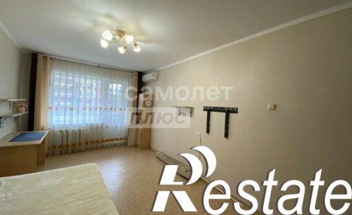 4-комн квартира 2-й микрорайон, 35
