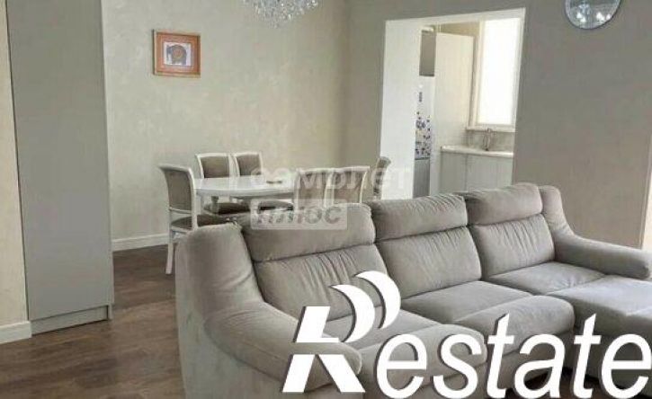 3-комн квартира улица Ю. Клыкова, 77Г,  д. 77Г