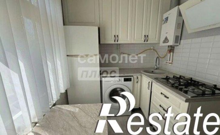 2-комн квартира мкр 4, 15,  д. 15