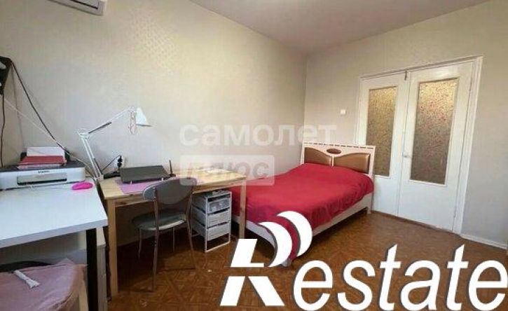 3-комн квартира мкр 8, 52,  д. 52