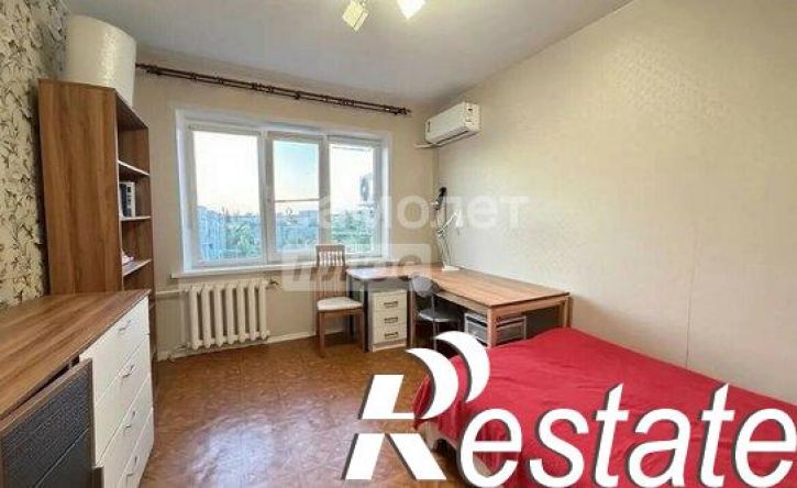 3-комн квартира мкр 8, 52,  д. 52