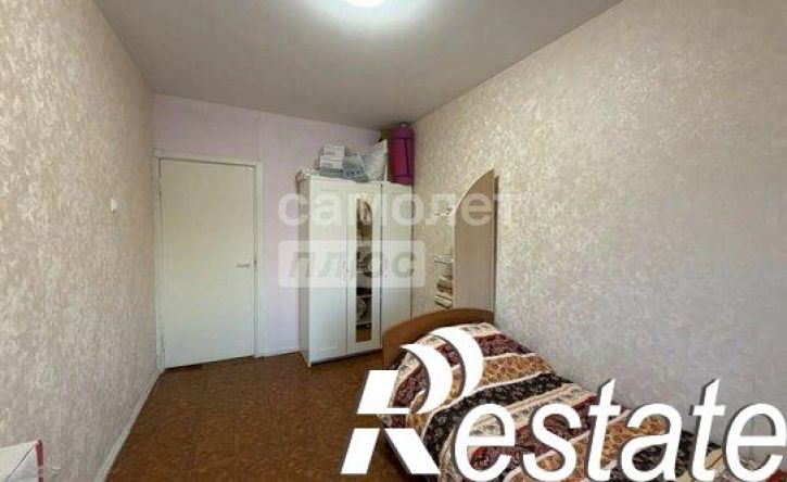 3-комн квартира мкр 8, 52,  д. 52